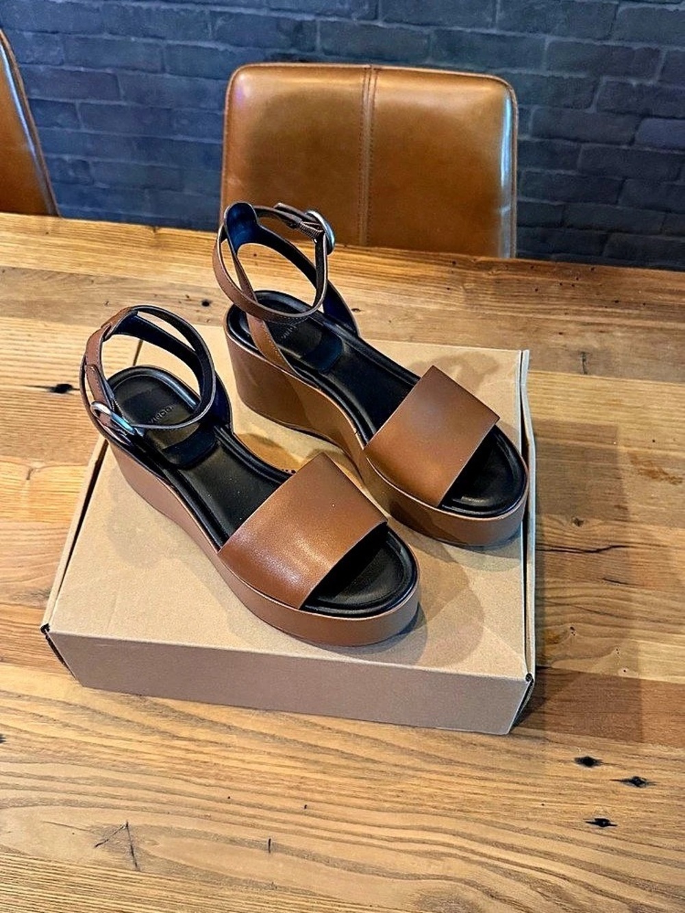 Vince Phillips Sequoia Platform Wedge Sandals Like New